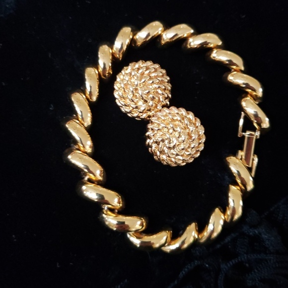 VTG Monet gold dipped classic rope curl earrings - Picture 5 of 6